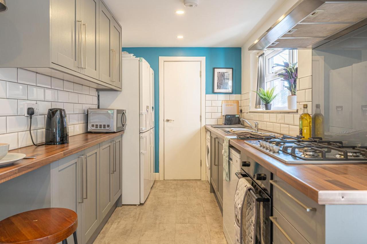 Stylish 5-Bed Home, Each With En-Suite And Own Tv Ковентри Экстерьер фото
