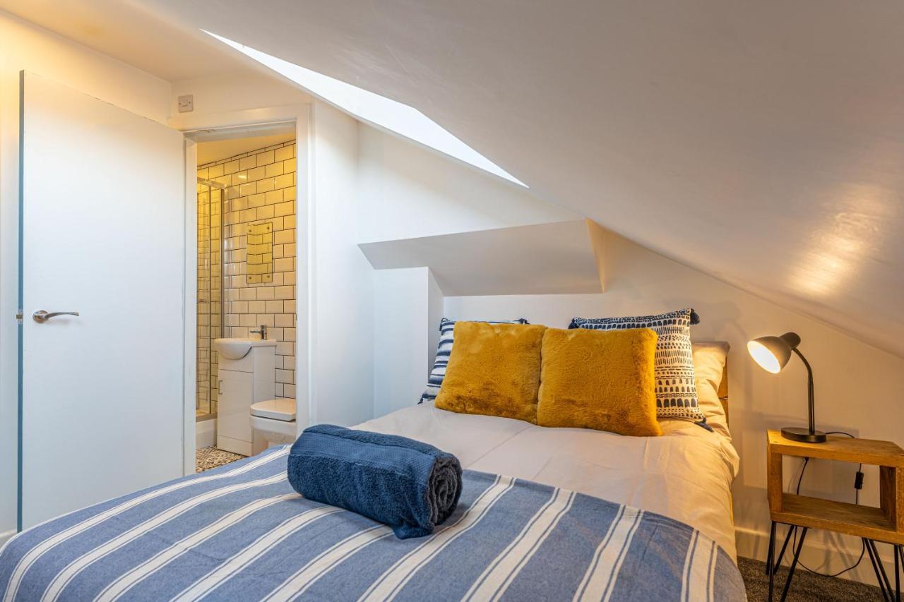 Stylish 5-Bed Home, Each With En-Suite And Own Tv Ковентри Экстерьер фото